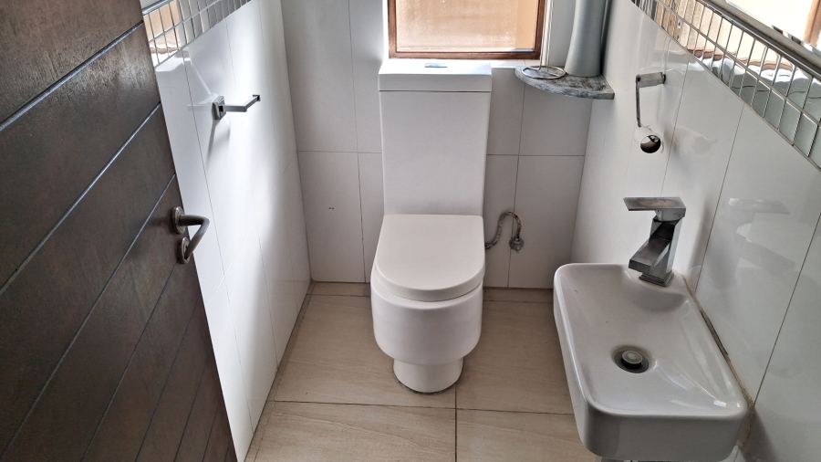 5 Bedroom Property for Sale in Pecanwood Estate North West